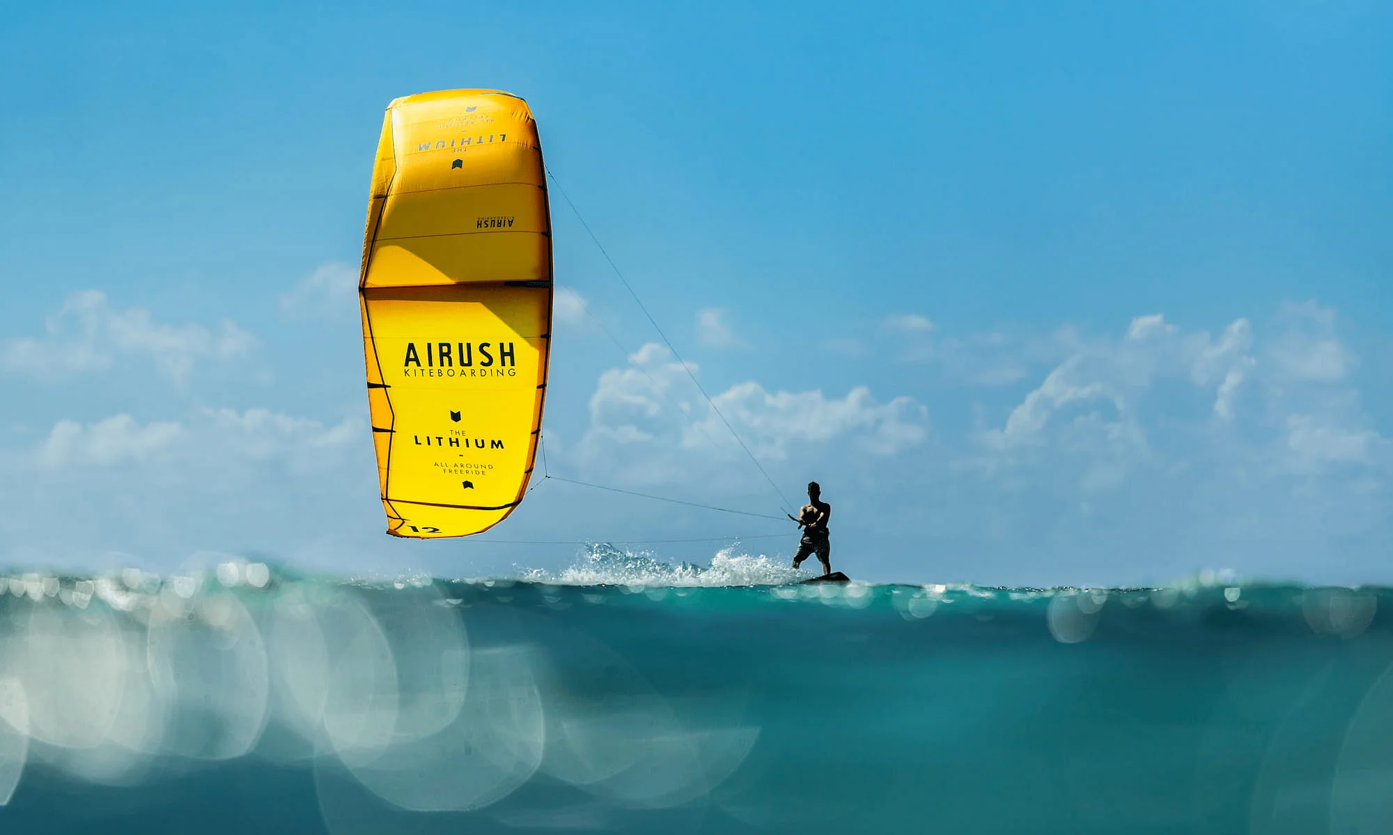 Surfers Paradise – Wassersport mit Kitesurfen, Windsurfen und Wingfoilen lernen